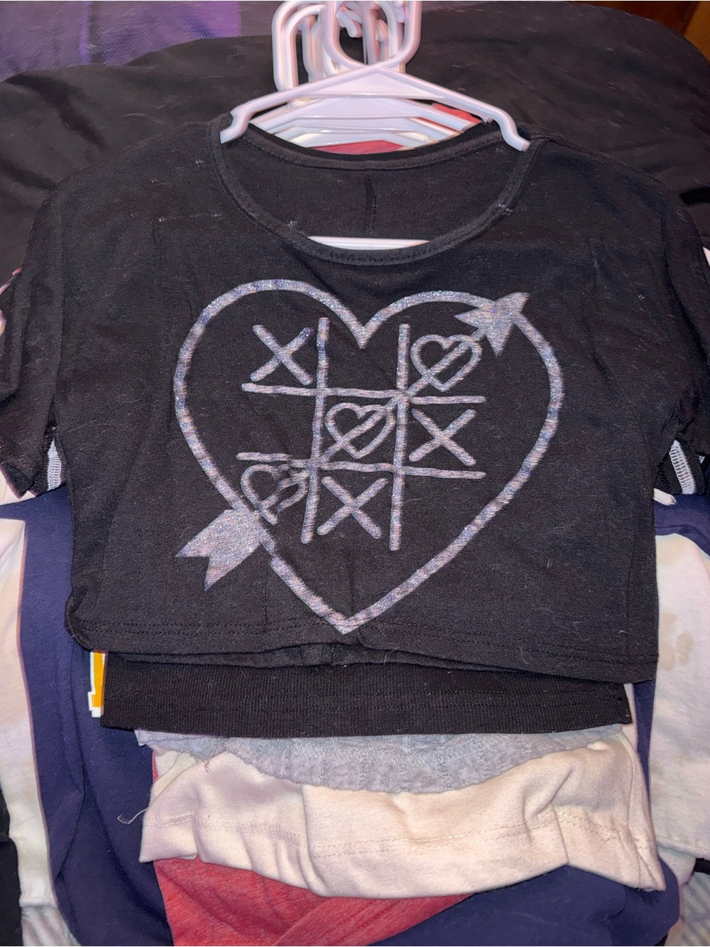 Girls Black Heart Tic-Tac-Toe Cropped Tee